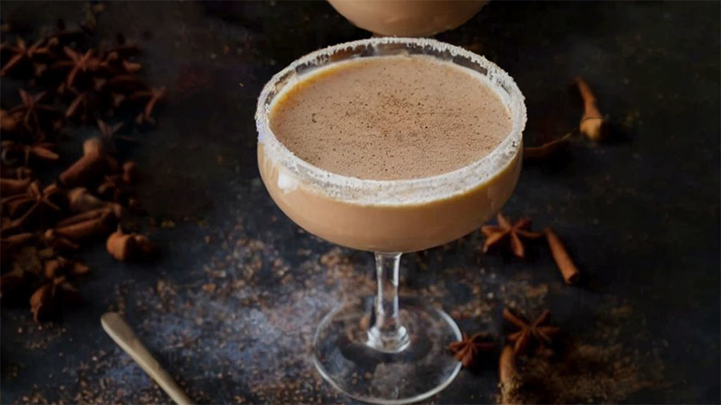 A Perfect Blend of Spices and Spirits: Chai Latte Martini Recipe